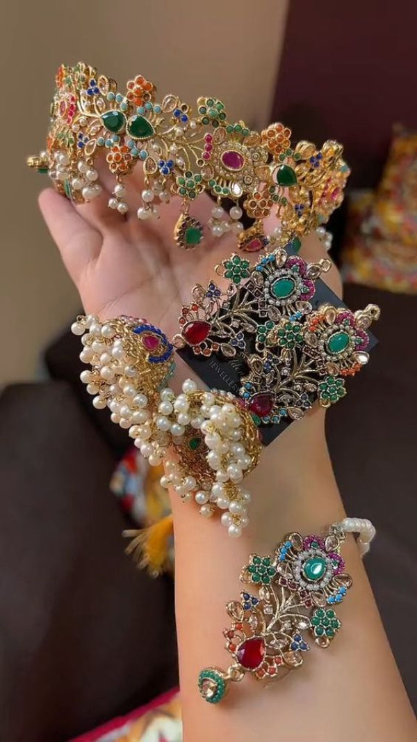 Ad Stone Elegant Indian Gold Jewelry: Timeless Beauty